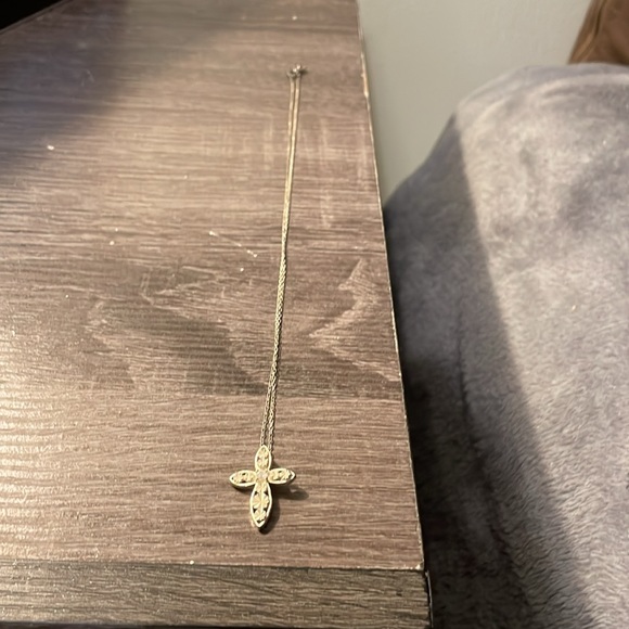 Avon Silver Cross Pendant 16” Necklace - Picture 2 of 4